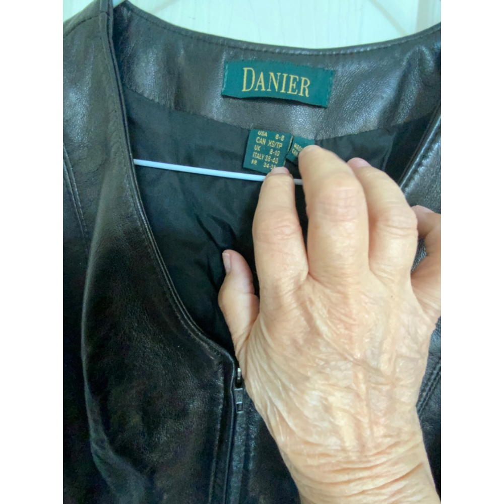 Danier Leather Vest Black Extra Small Size - Picture 5 of 6